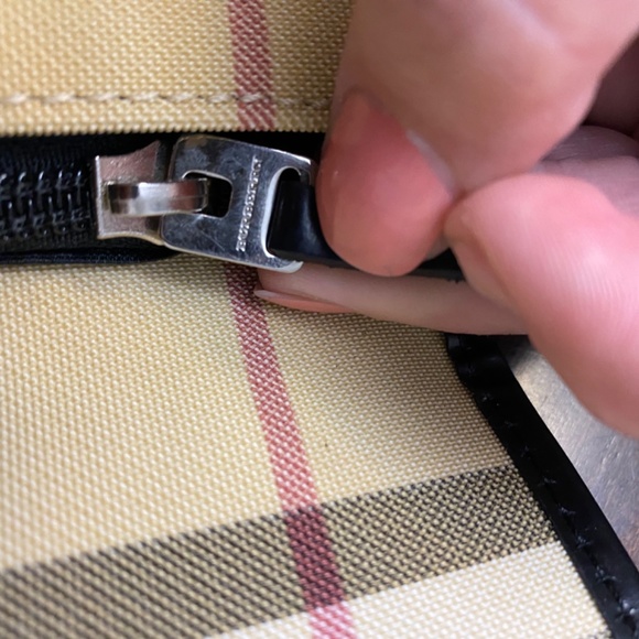 burberry vintage bags - Picture 7 of 8